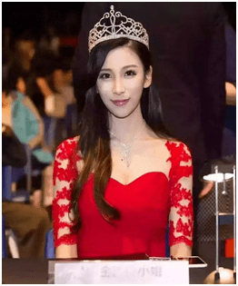 ssasha|另一个！坐在威少詹姆斯身边的女球迷