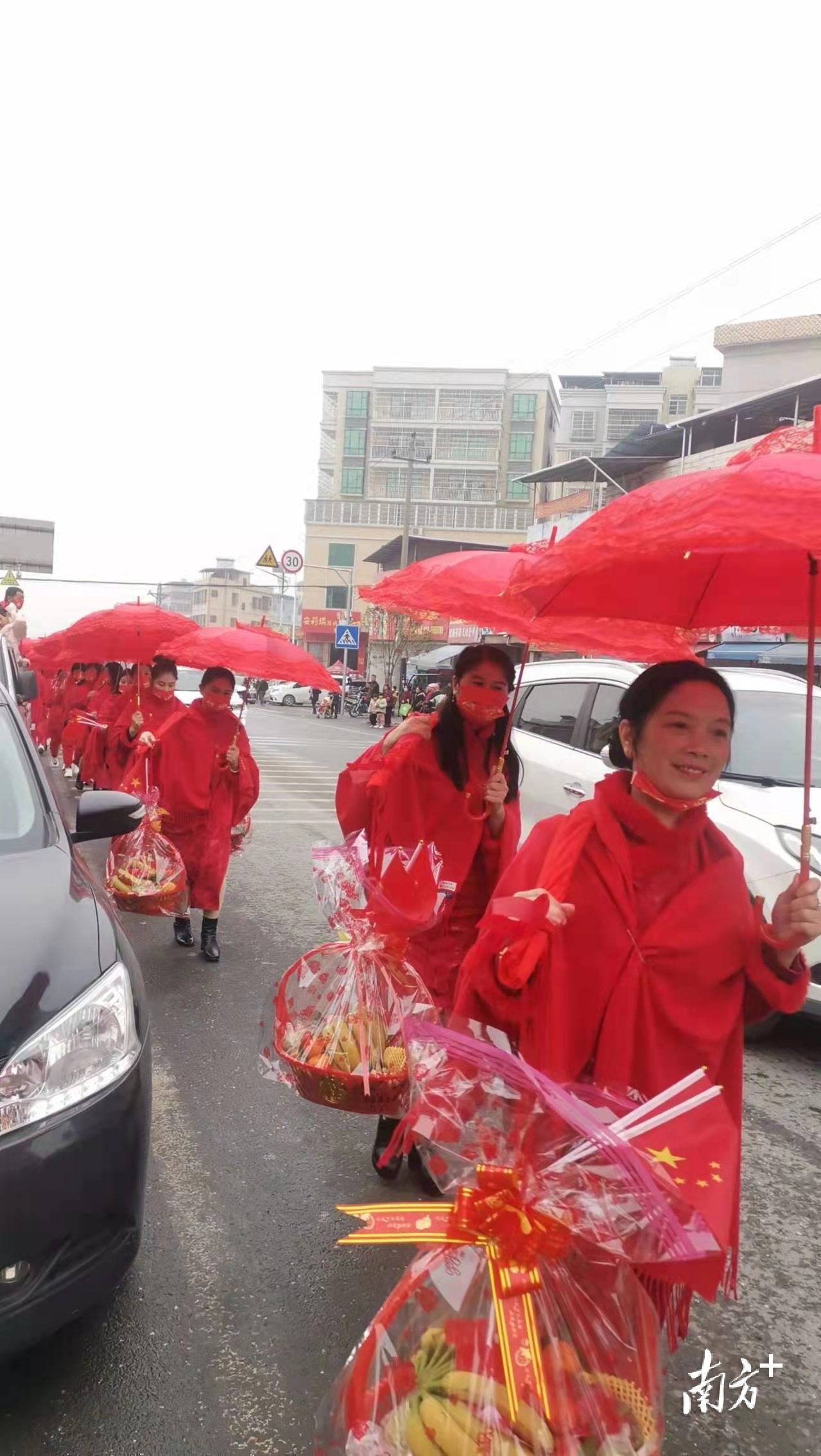 热闹韶关乐昌这个村40多名外嫁女元旦回娘家