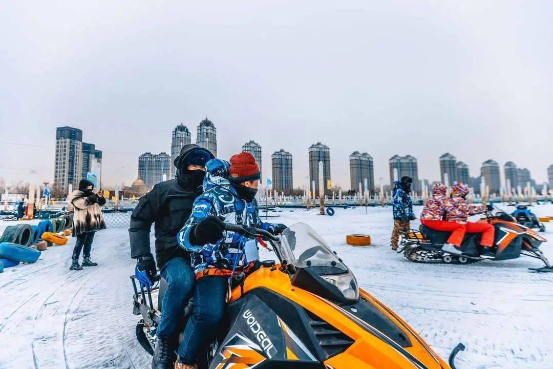 第二届哈尔滨外滩“雪人码头”冰河狂欢节盛大开园