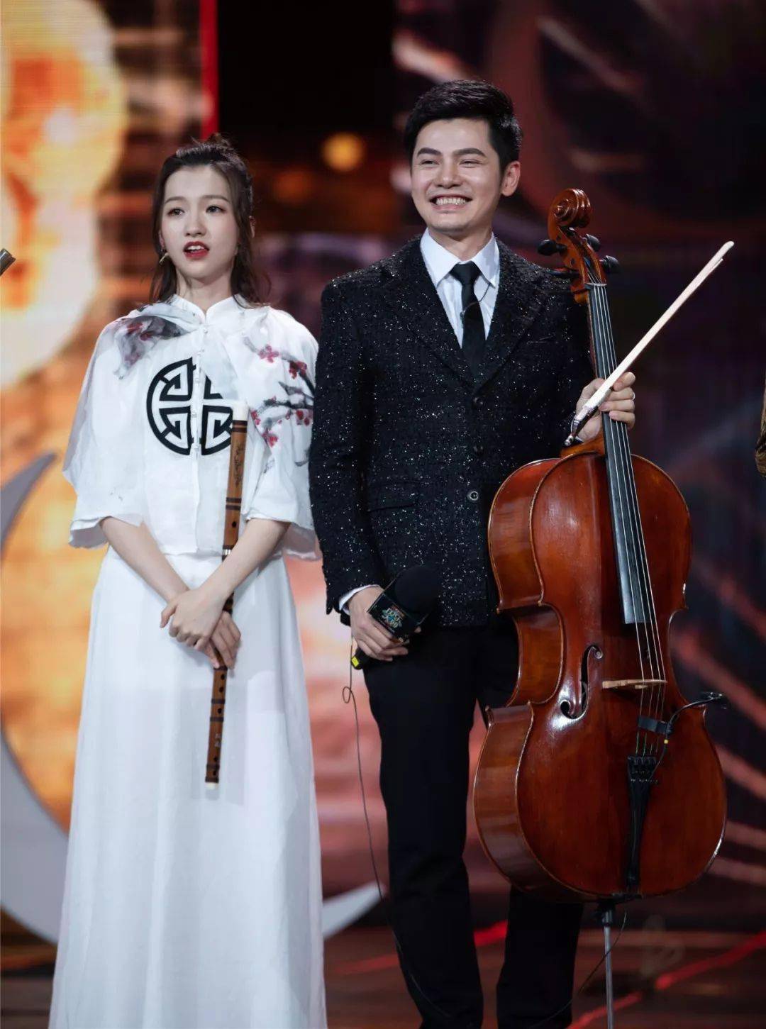 欣赏总台启航2022迎新年特别节目郑迪竹笛表演山水相恋