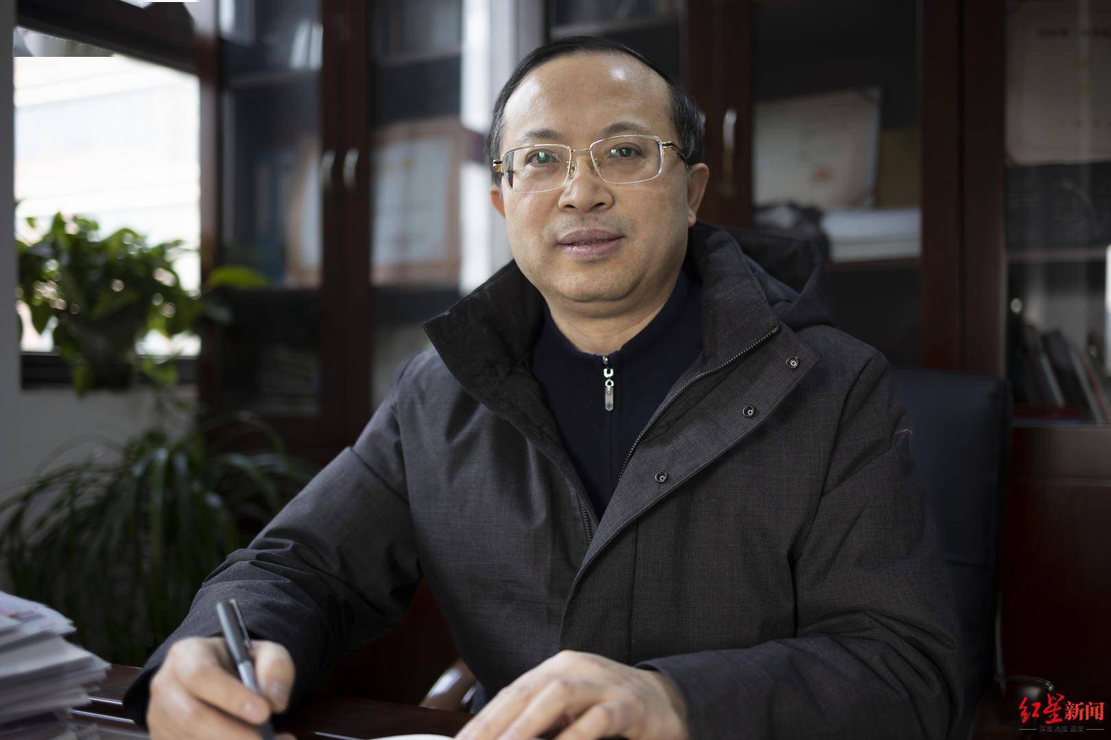 电池|我们的当打之年丨从大学院长到公司董事长，陈维荣：今年氢燃料电池将有更大突破