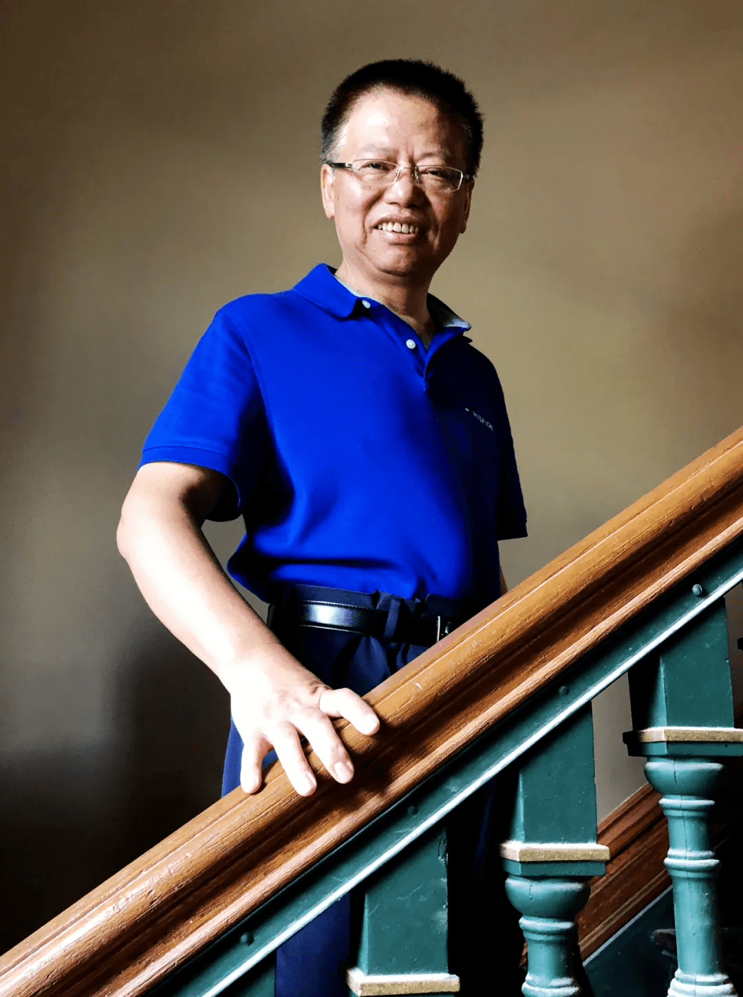 师从洪圣茂,郭敏清二位教授学习扬琴,数十年来