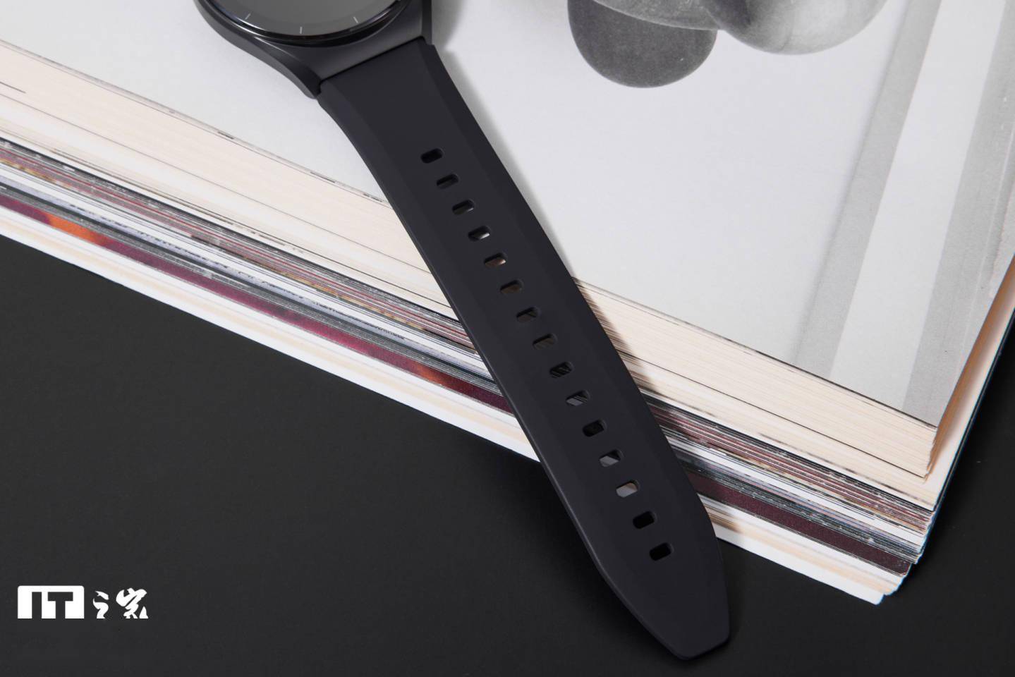 圆形|【IT之家开箱】小米Watch S1智能手表图赏：圆形表盘 + 12天续航