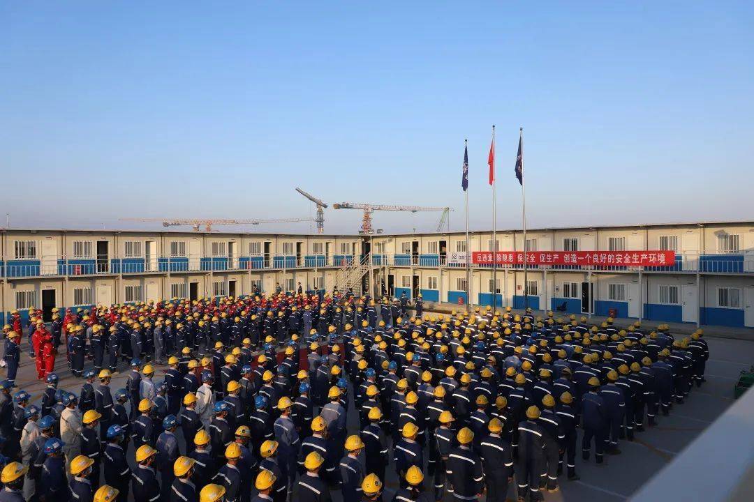 其他单位纷纷组织员工通过直播方式观看了中核集团升旗仪式