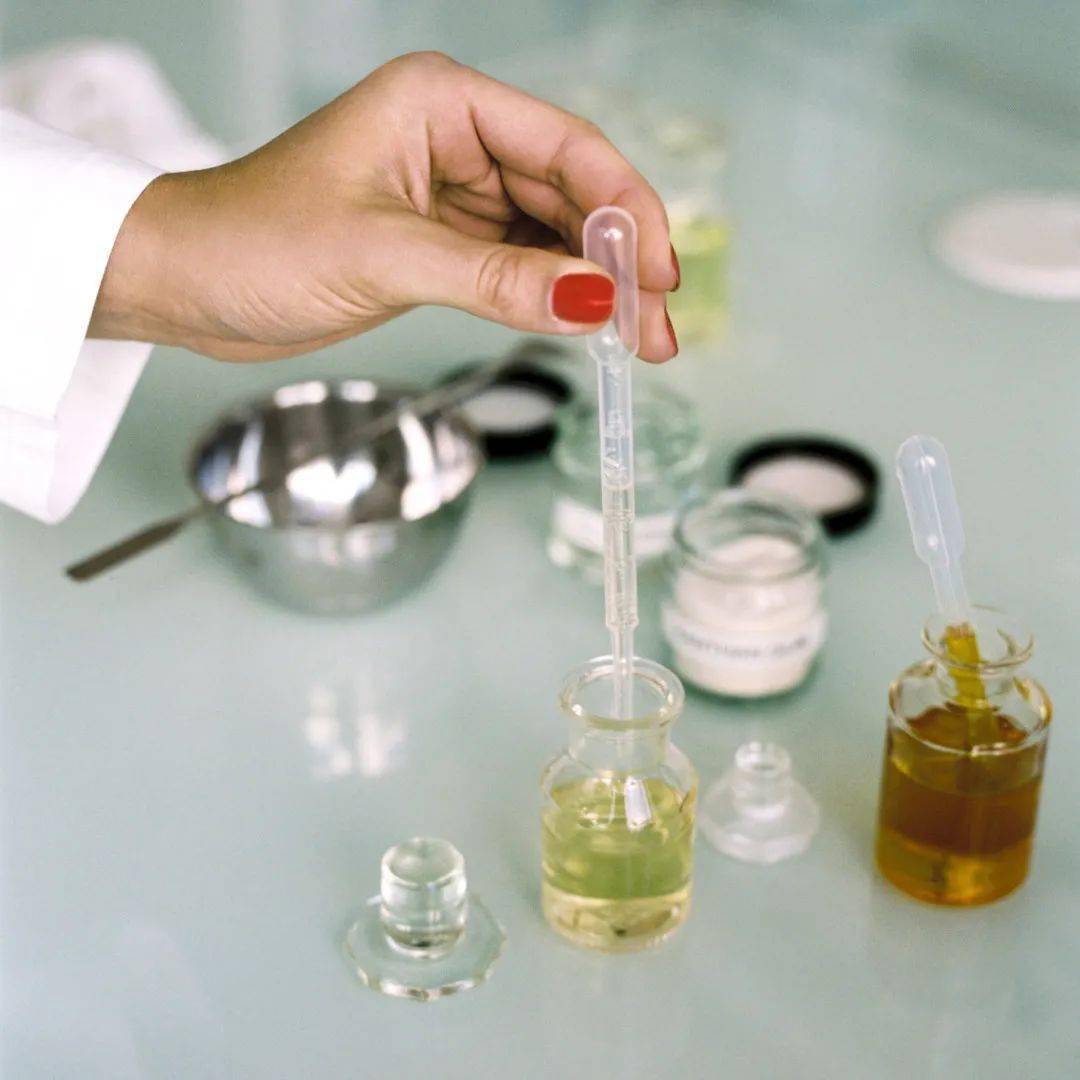 自由基是怎么在体内产生的 9d8677f09c7a44b2b68a5e4976531f91.jpeg