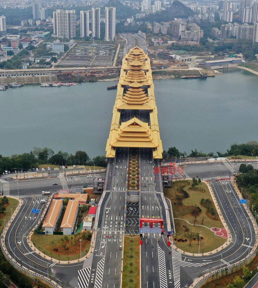 全国最大的跨江风雨桥柳州凤凰岭大桥