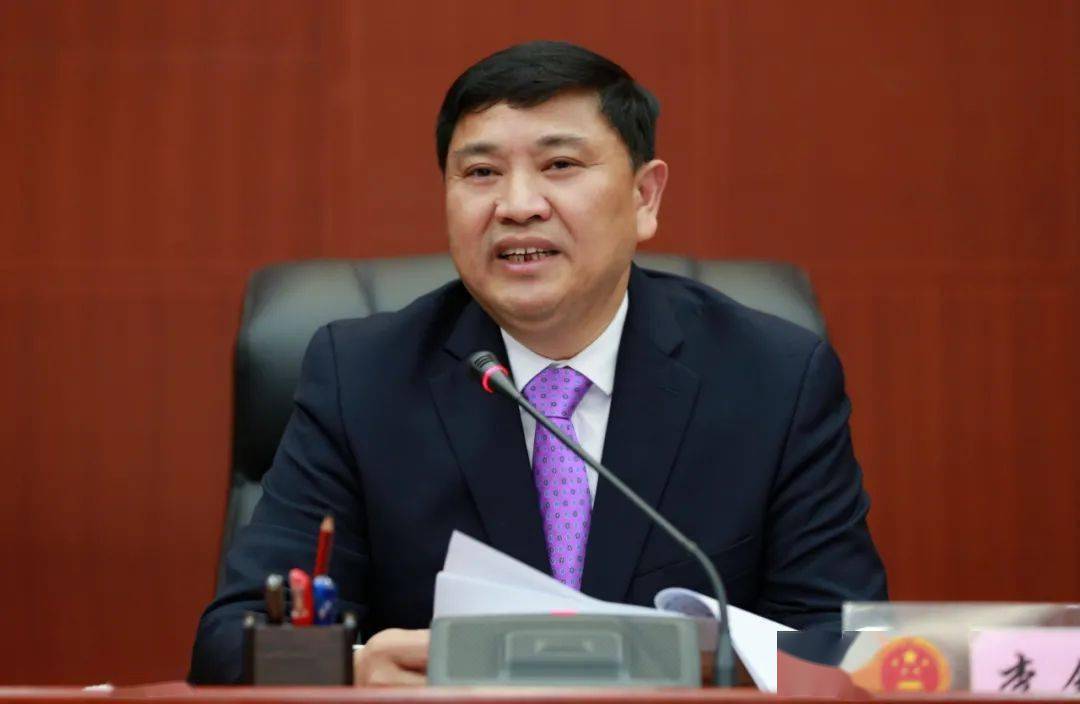 市十六届人大常委会第二次会议召开李镇发主持