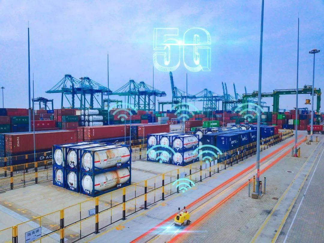 24小时无休丨福州港江阴港区首台5g智能巡检机器人来了