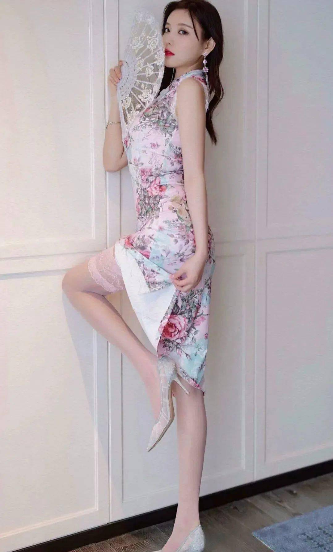 大长腿,女神!_女神