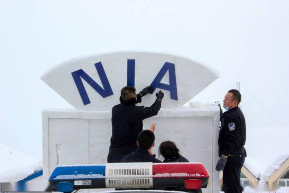 新疆阿勒泰：雪雕文化走进警营
