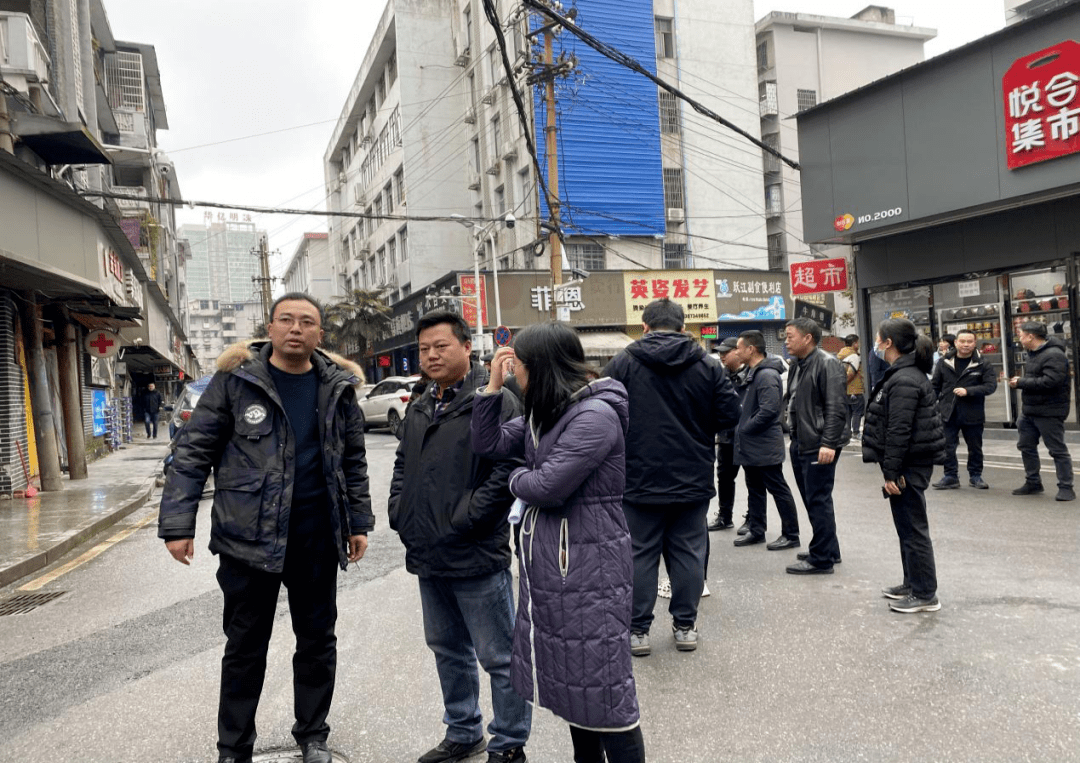 青山街道全面督导城乡治理标准化工作