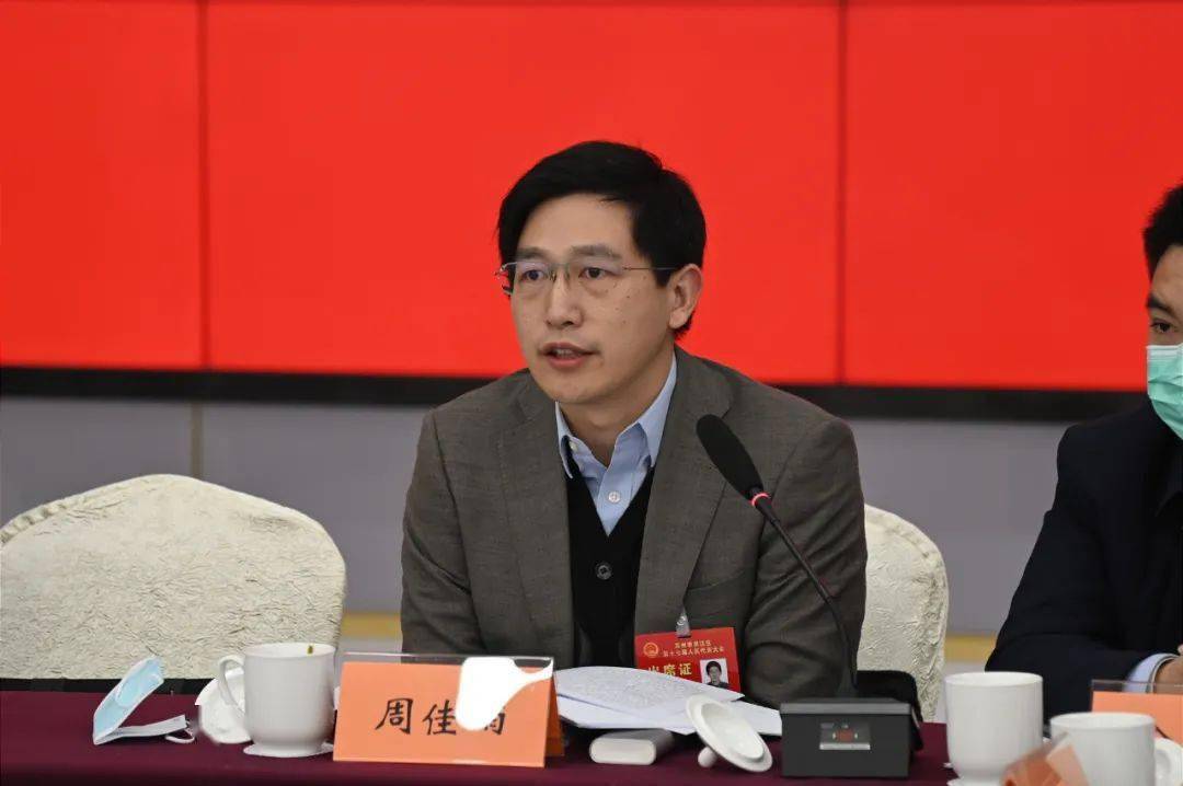 王国荣参加同里代表团审议凝心聚力谋发展砥砺奋进向未来