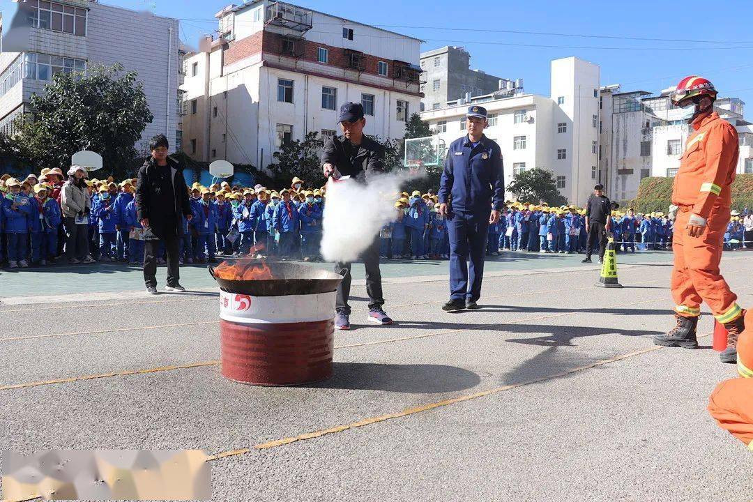 消防演练学校宣传片 14db3896ed4748289ea003a0c3fc2261.jpeg