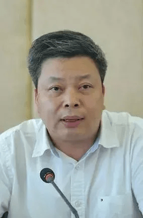 大会选举张忠为福州市人大常委会主任,雷成财,郑云春,李凡,陈曾勇