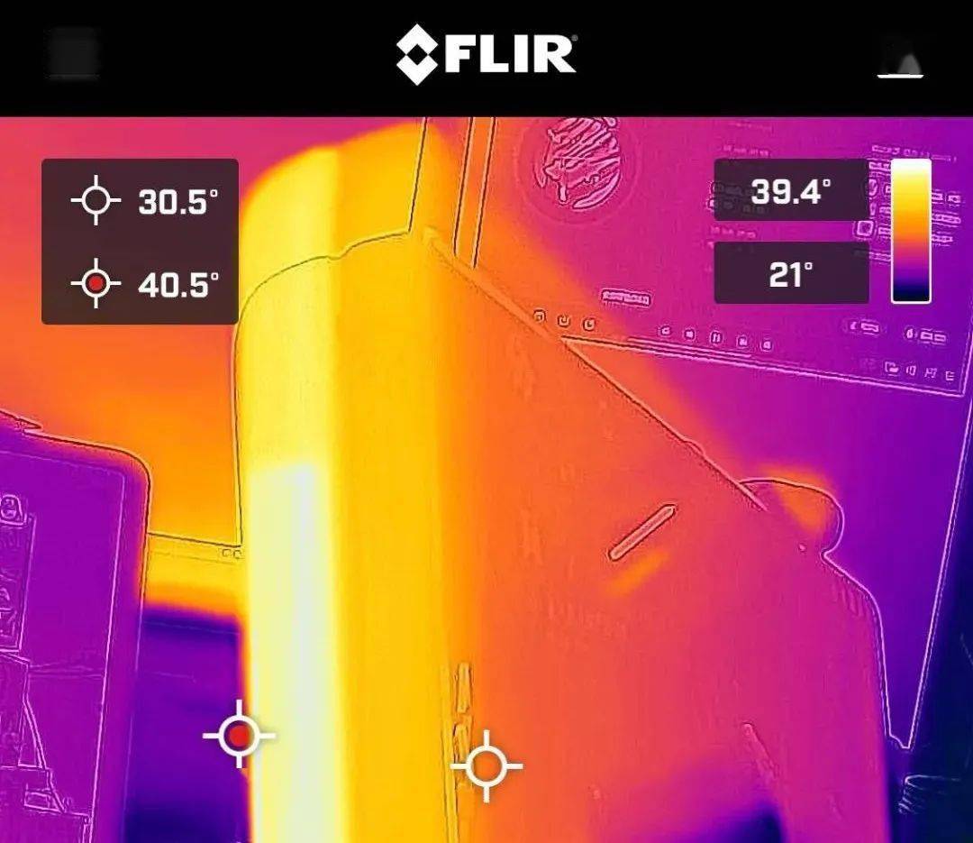 我小心翼翼用了两天荣耀折叠屏，结果它在发布会上直接被摔了。。。