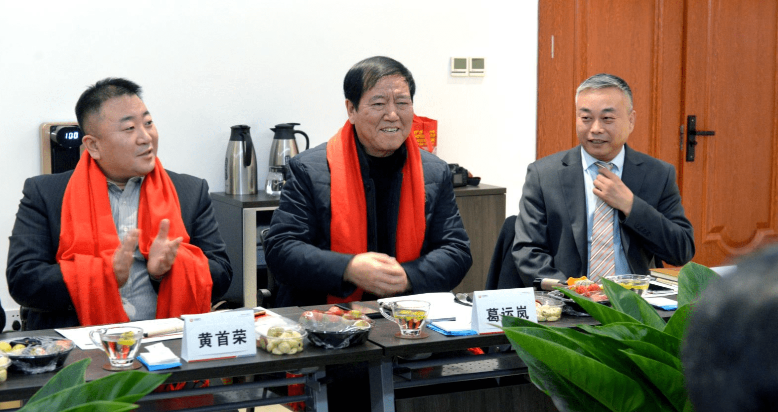座谈会上,常务副会长刘训忠回顾了2021年的工作,对商会过去一年的工作