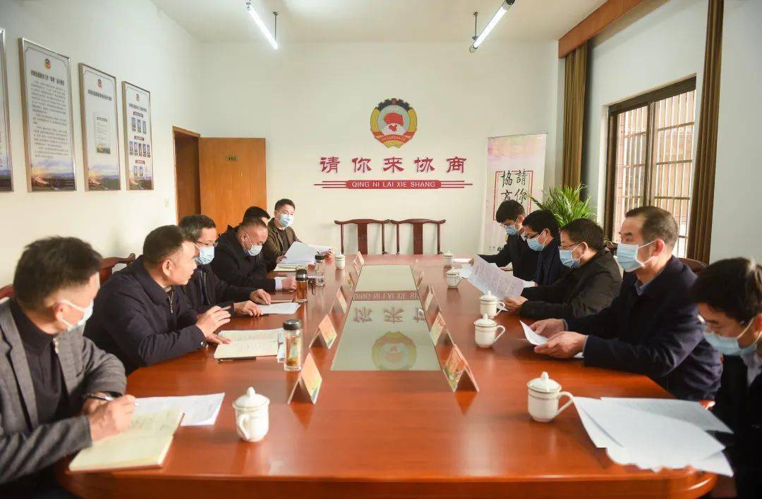 自治"政协委员会客室—end—文稿:徐冬云摄影/编辑:徐雪良监制:毛有祥