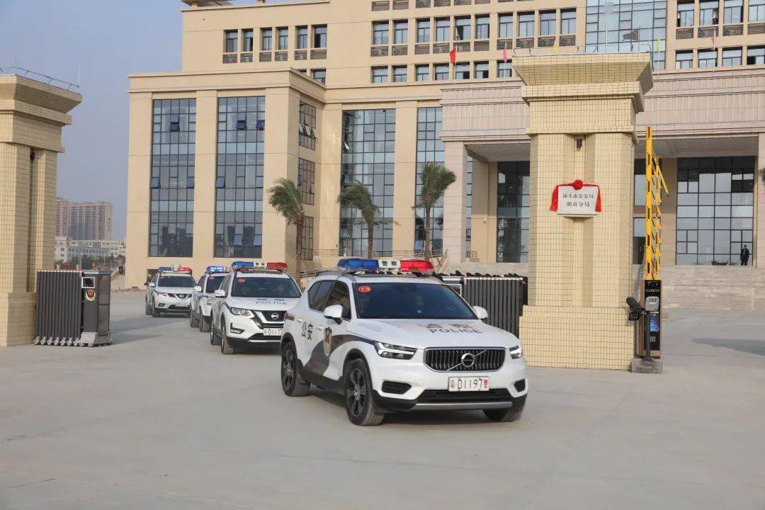 今天潮南街头大场面警灯闪烁警笛齐鸣