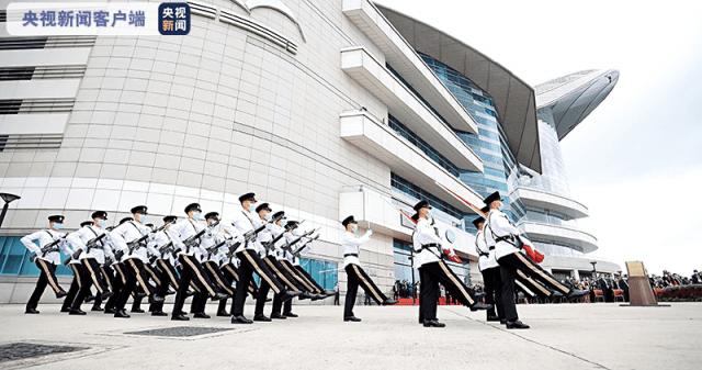 香港警队7月1日起全面转用中式步操 已推出电子学习课程