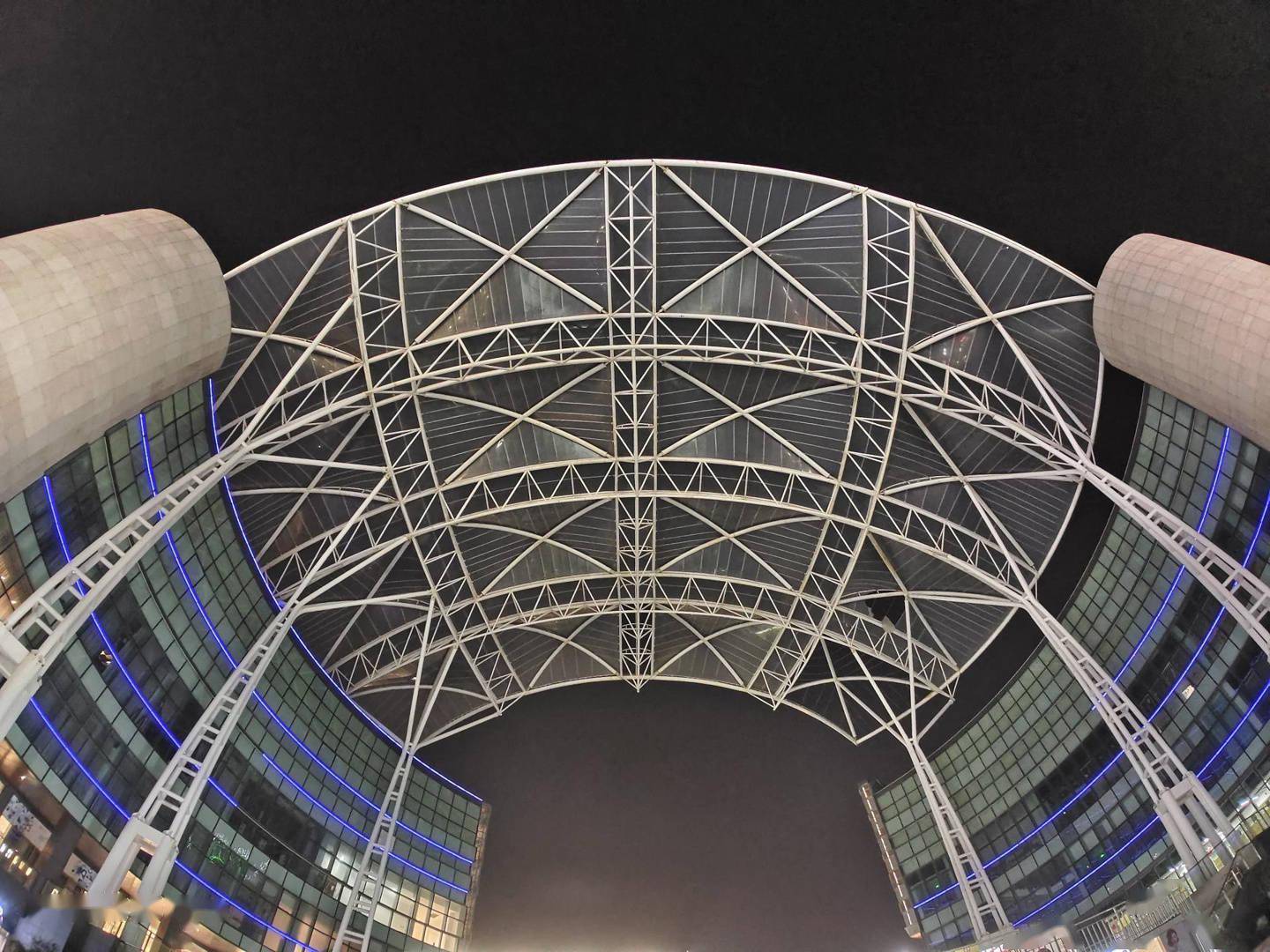 iQOO9 Pro 影像体验：首发三星 GN5，定格精彩瞬间