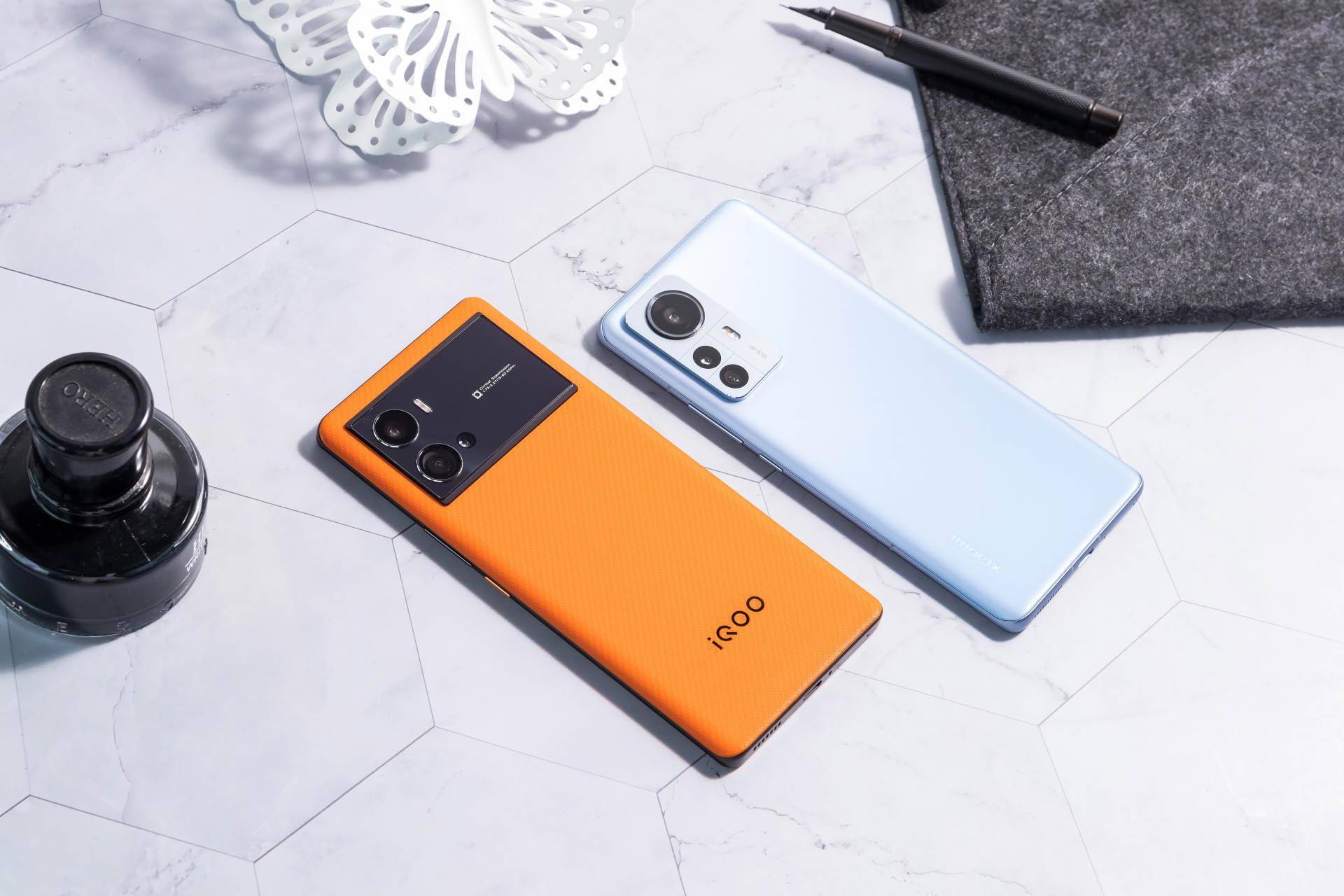 小米12 Pro全面对比iQOO 9 Pro，骁龙8手机差别在哪里？