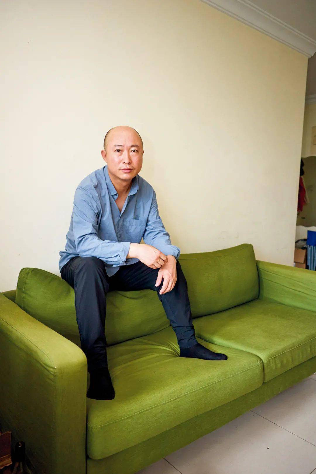 他拍出了一个我们从未见过的鹤岗专访东北虎导演耿军