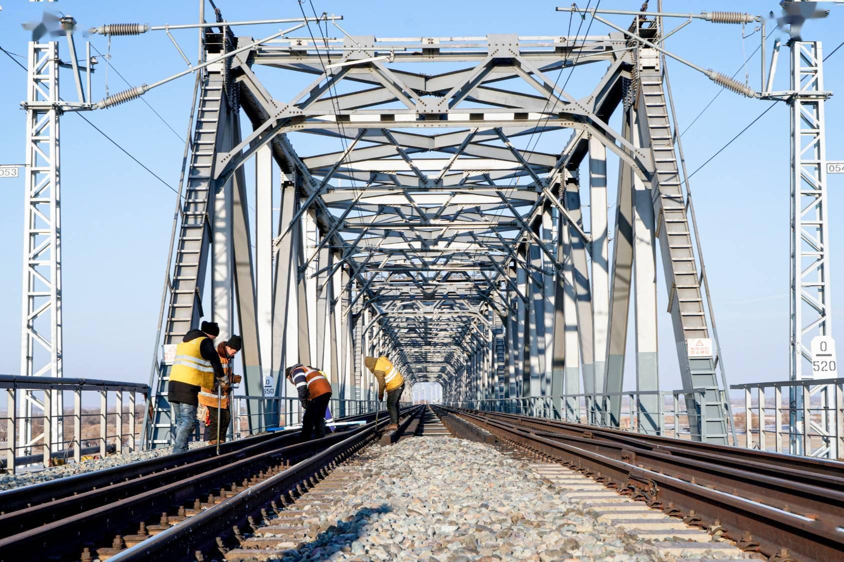 春運他們守在江橋抗戰那座橋