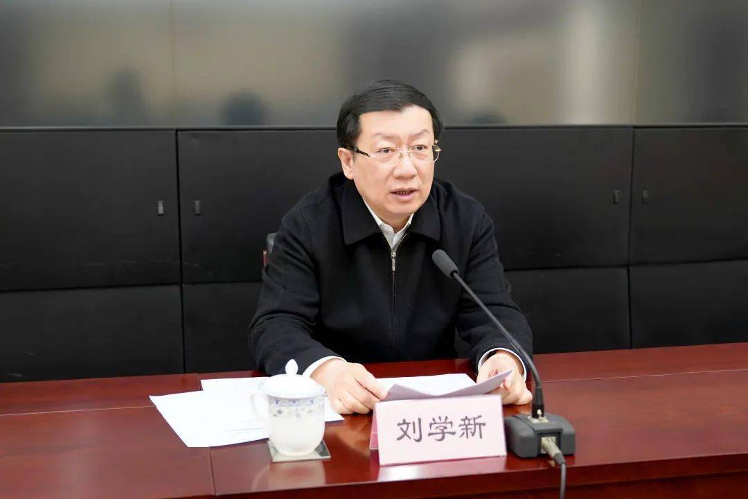 市纪委常委会理论学习中心组深入学习中华人民共和国监察法实施条例