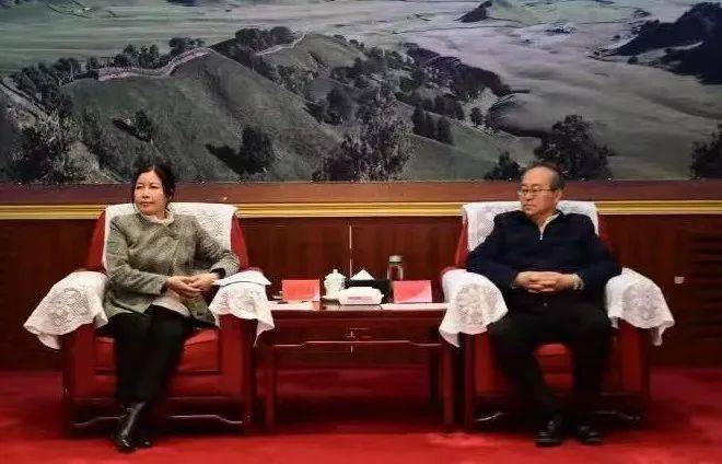 王定邦会见西藏亿纬控股有限公司董事长骆锦红一行