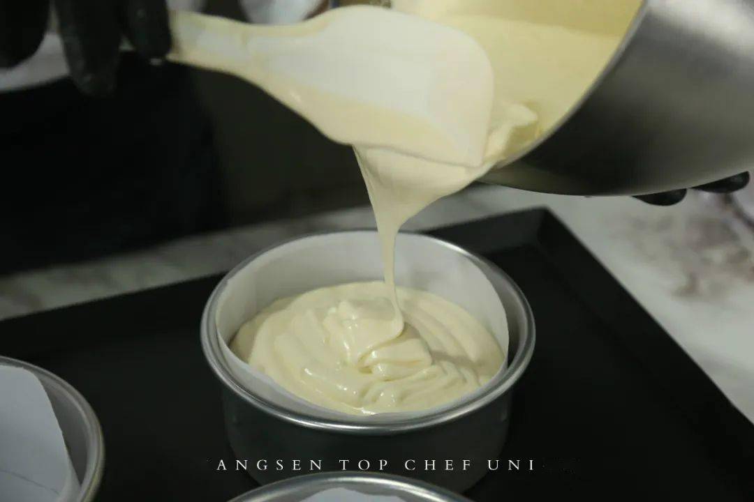 蛋糕胚怎么切片 71e3050440c8410092ae73cd52b257fc.jpeg