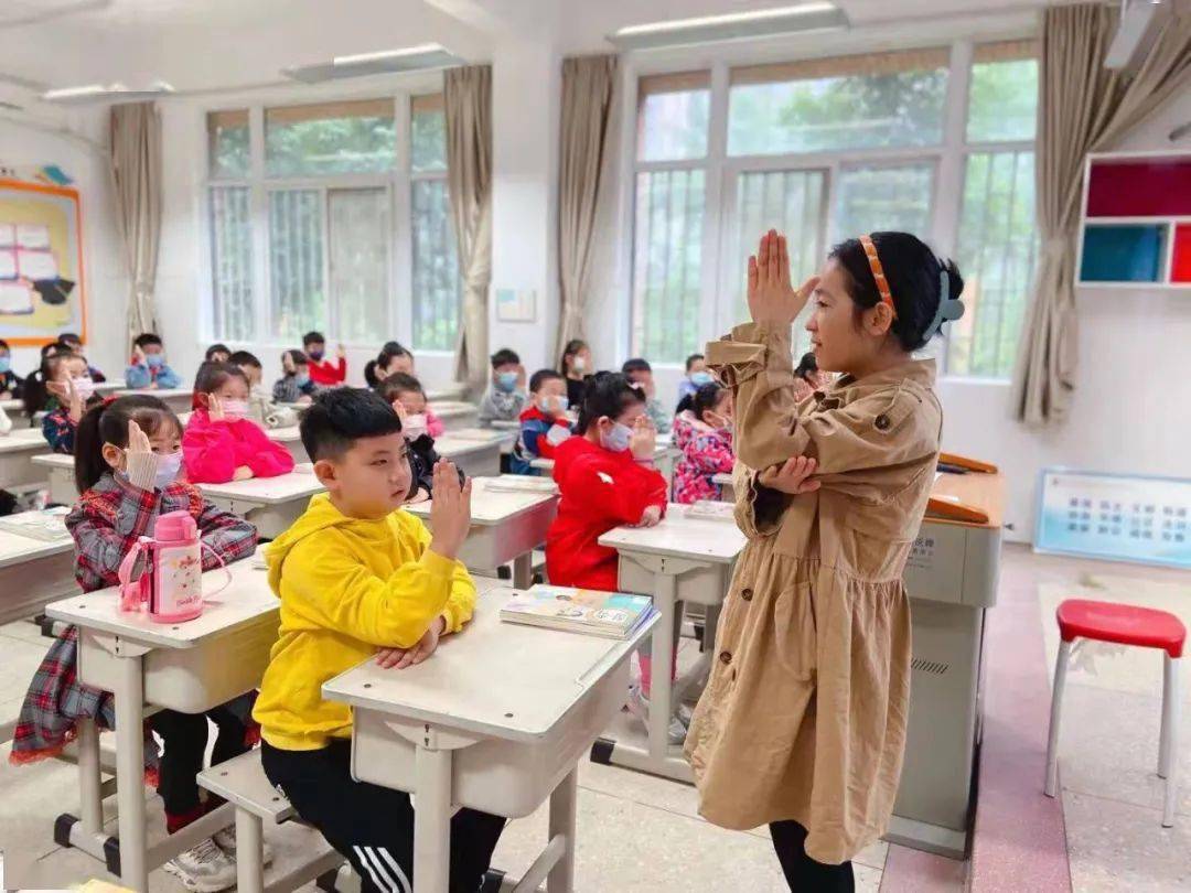 ʵ����ѧ����ѧ���ص�д�������У�֣����ʦ��ʽ���ﳬ�а� ...