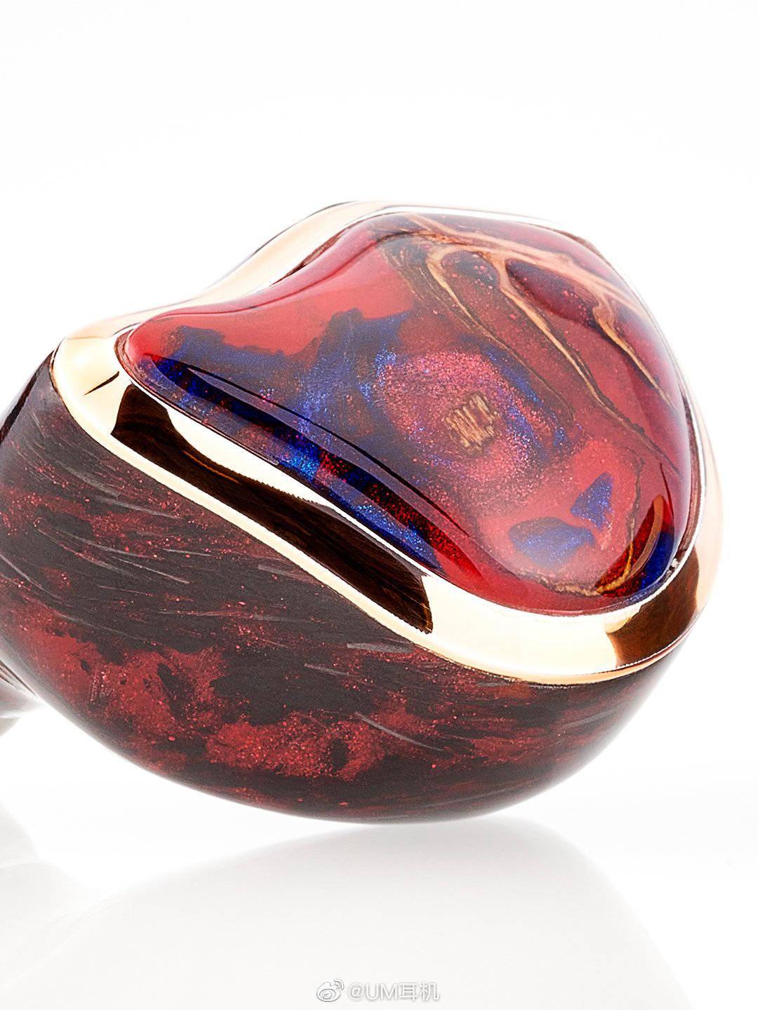 陶瓷|UM 发布 Red Halo/FE 旗舰耳机：骨传导+12 动铁，全球限量 20 副