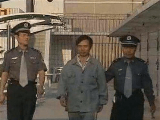 "矿王"黎东明:瞒81死矿难,遭售货员白眼后买下整柜台皮鞋_南丹_首富