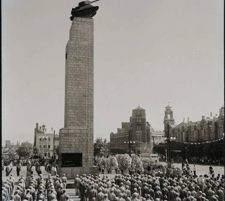 氣息的宣傳畫1951年瀋陽站1948年解放後瀋陽站(繪畫)1948年11月5日