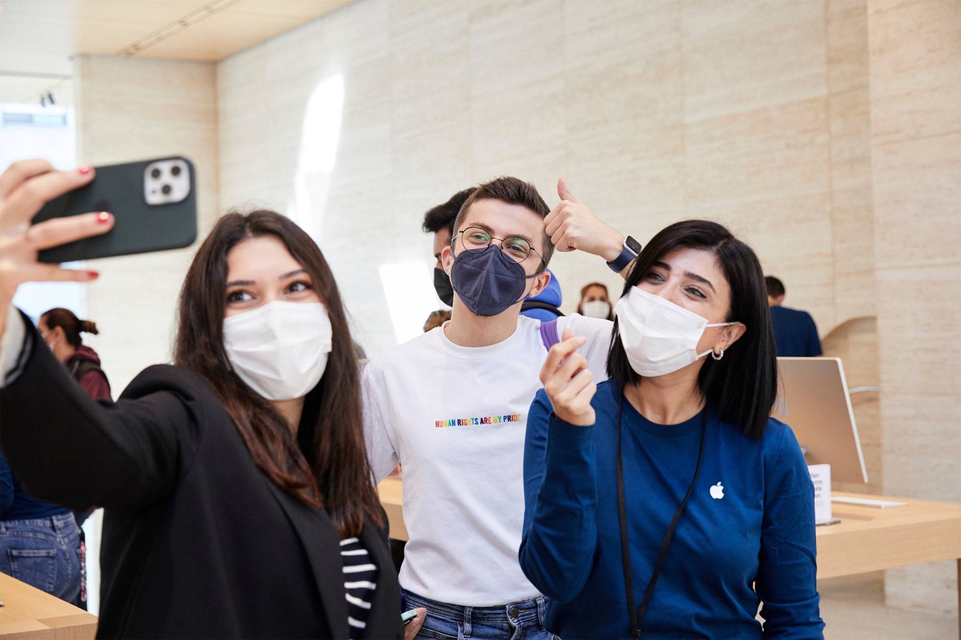 位居榜首！苹果重夺手机市场头把交椅，其次是三星小米