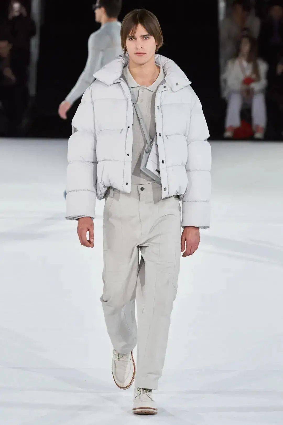 身材 “大衣”失宠了?现在流行这么穿!保暖又显瘦!