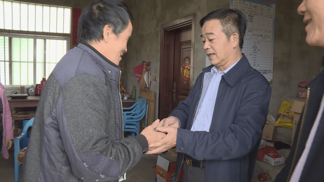 1月19日,在春节来临之际,漳州市乡村振兴促进会会长吴景辉到平和县