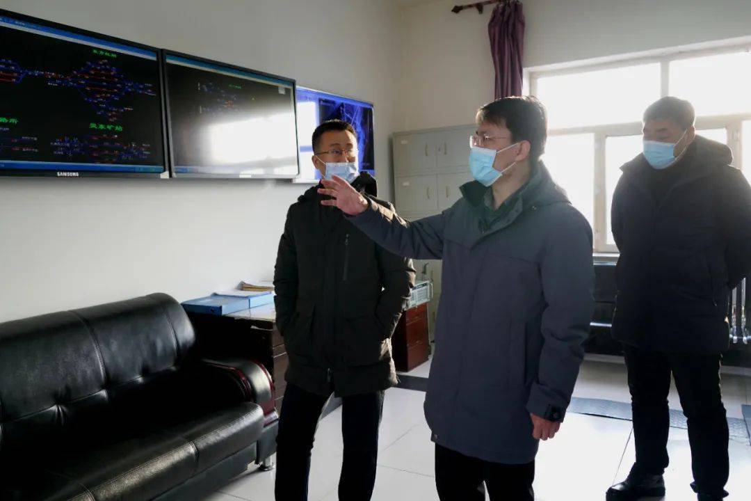 在东方红集配站,崔义全面了解了列车发运密度,编组