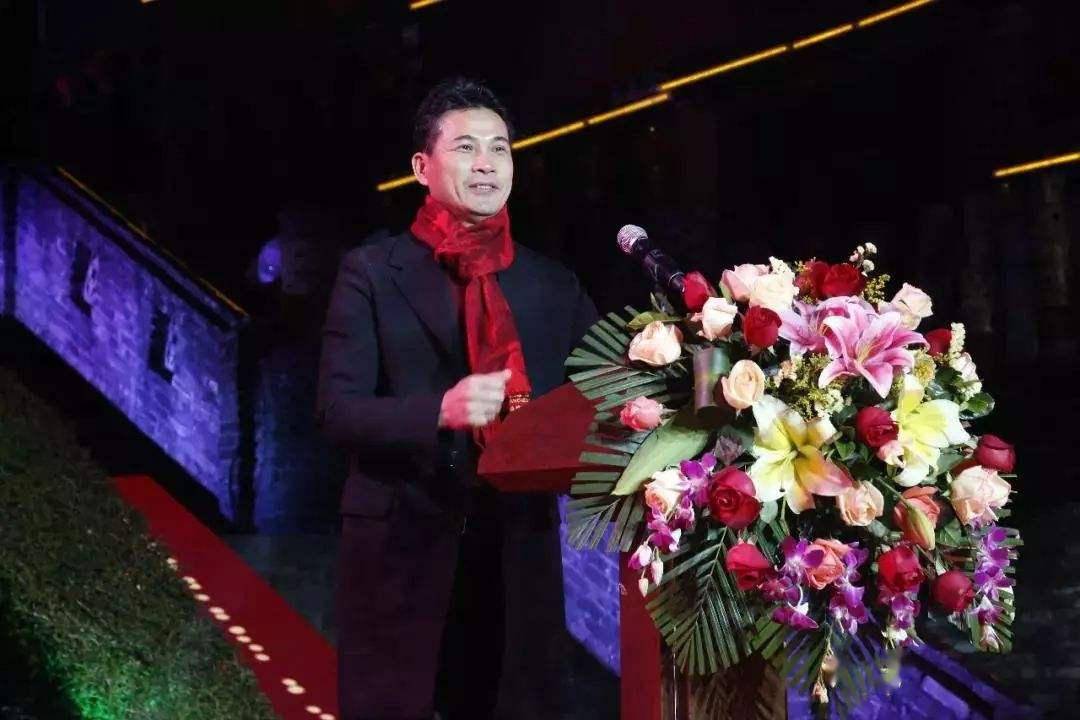 广东佛山神秘富豪:在陶瓷领域深耕多年,如今身家110亿_梁桐灿_宏宇