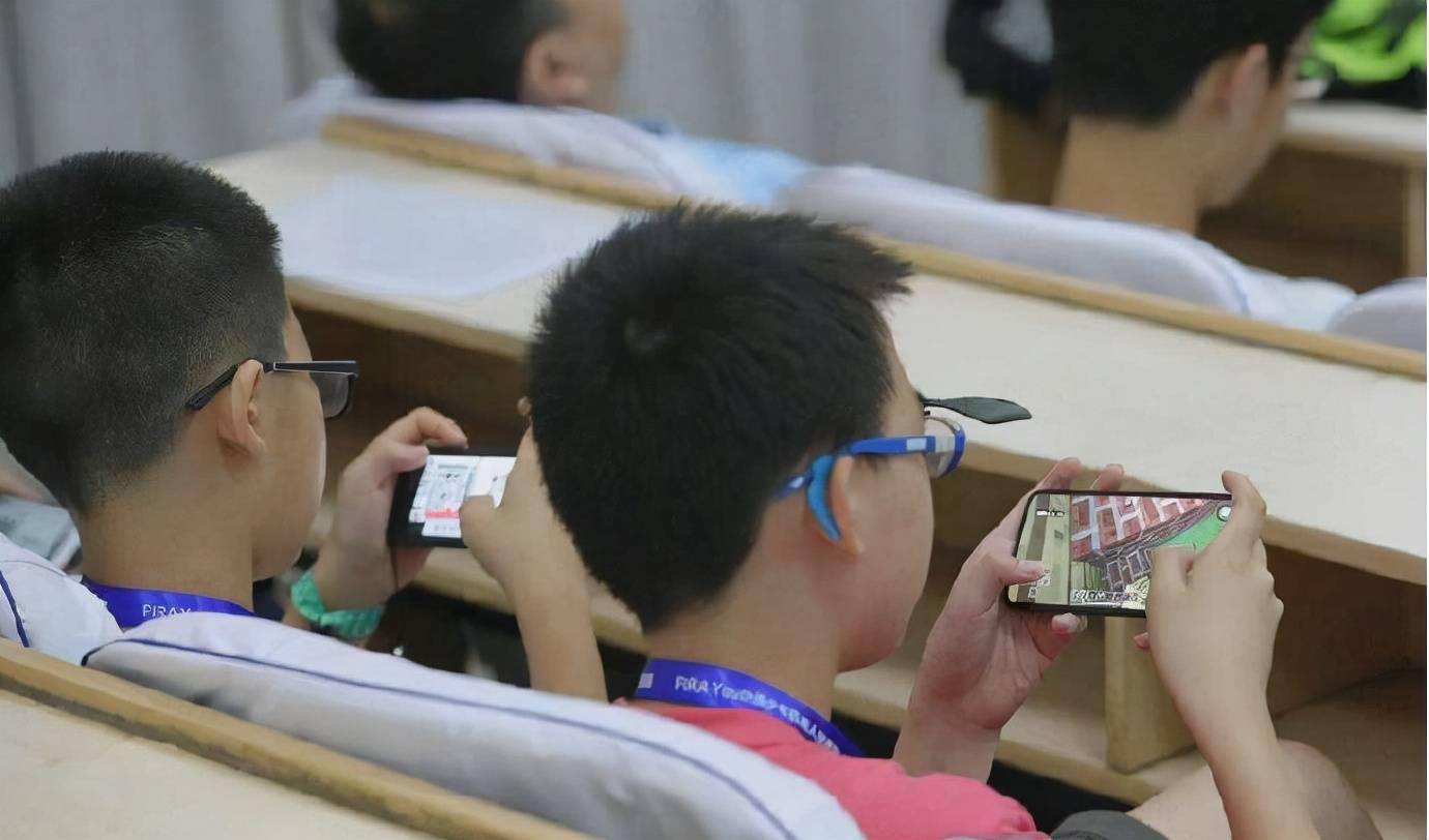 适合青少年的新年礼物选ipro学生手机防沉迷更自律