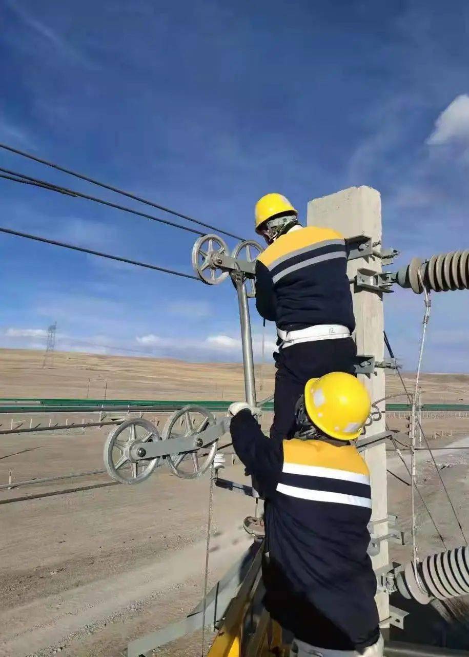 相关保障工作,为春运保驾护航,哈尔盖电力工区,哈尔盖接触网巡检工区