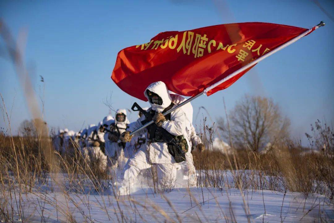 雪花纷飞天正是练兵时带你体验沉浸式冬训