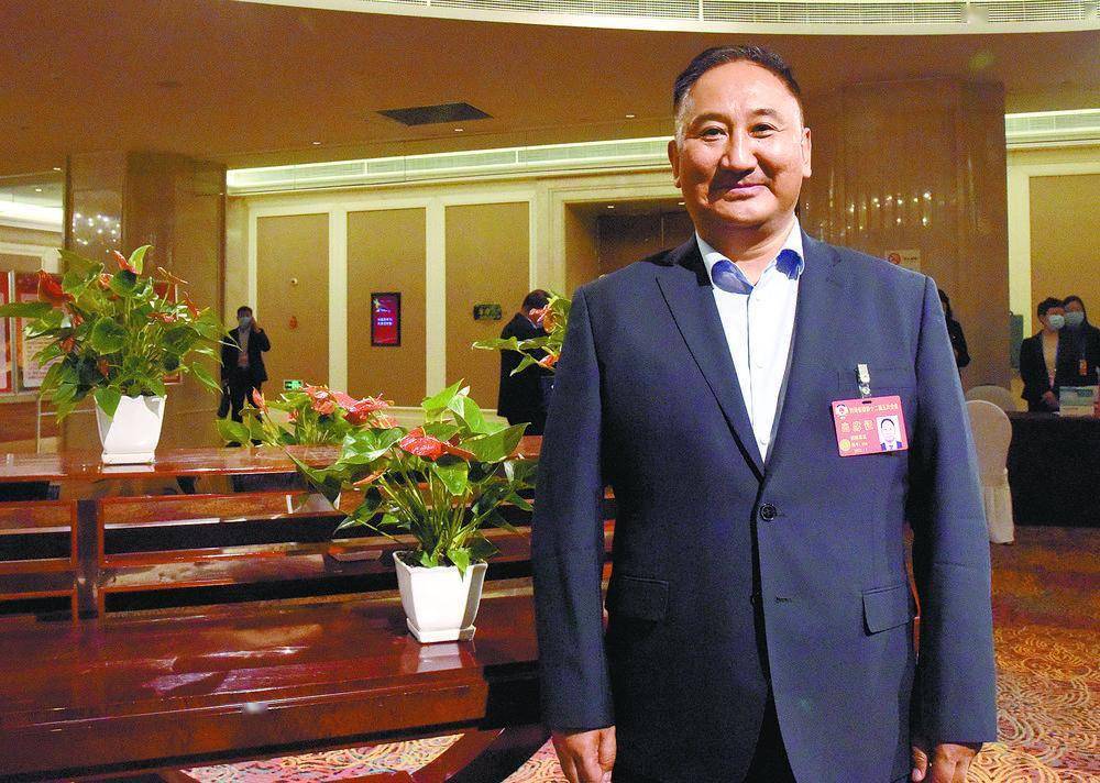 青海这片土地上成长起来的民营企业家,索南昂旦从来没有忘记肩上的