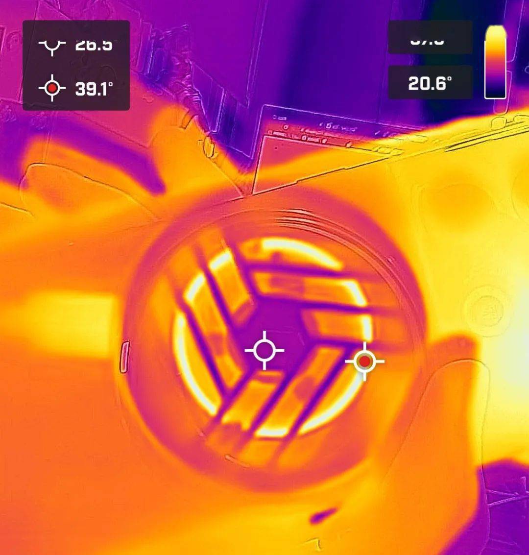 散热背夹能让骁龙8变得多强？我用3台手机试了试。