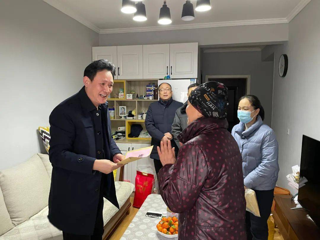 1月22日上午,菏泽市国资委二级调研员吕洪运,产权管理科科长郑春梅