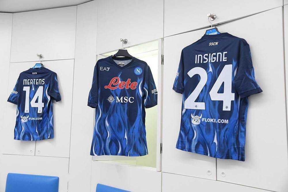 那不勒斯发布202122赛季第二客场球衣