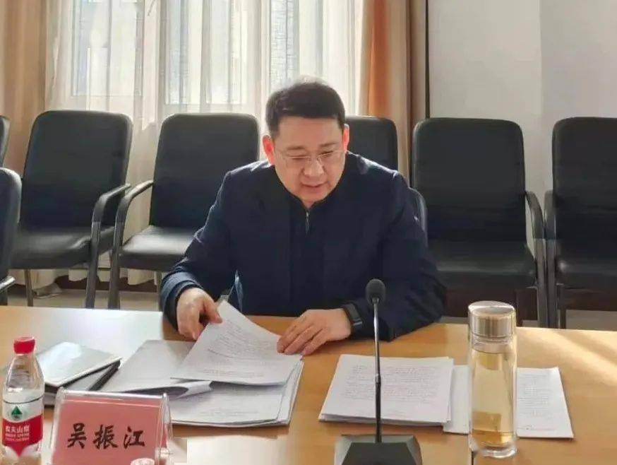 会上,吴振江通报了党史学习教育专题民主生活会意见征集情况,代表市总
