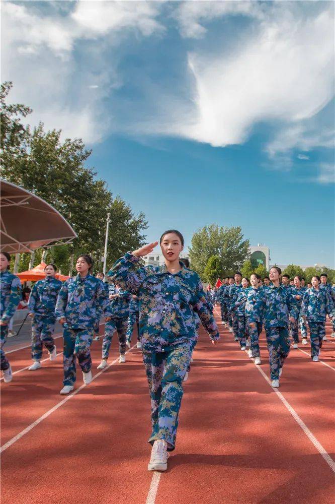 花園式校園環境廊坊市翔宇航空技工學校是經行政主管部門批准,由北京