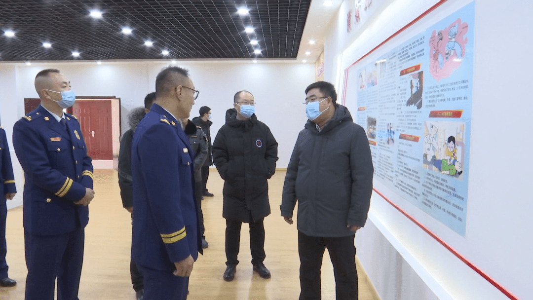 【头条】旗委书记靳江波开展节前走访慰问活动