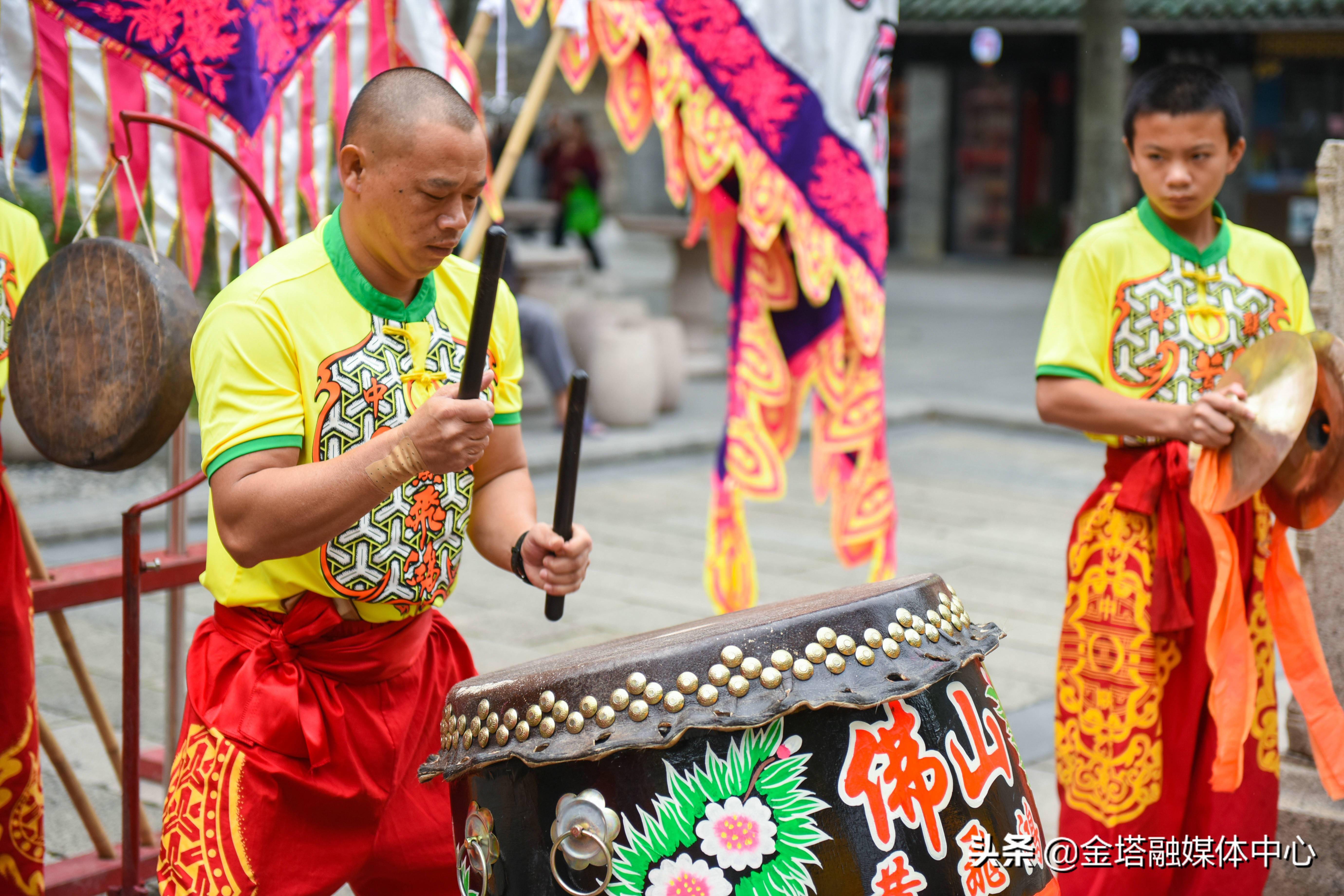 广东佛山祖庙醒狮舞出南狮精气神